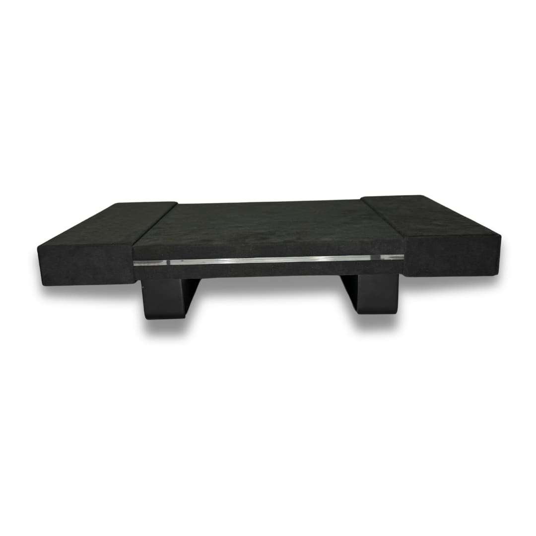 Schnittansicht schwarzes Alcantara Brett mit Detailansicht Material und Aufbau